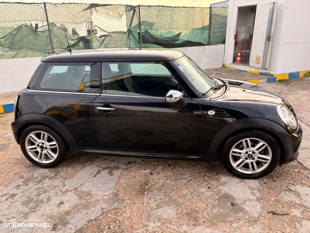 MINI 3 Portas One D - 2