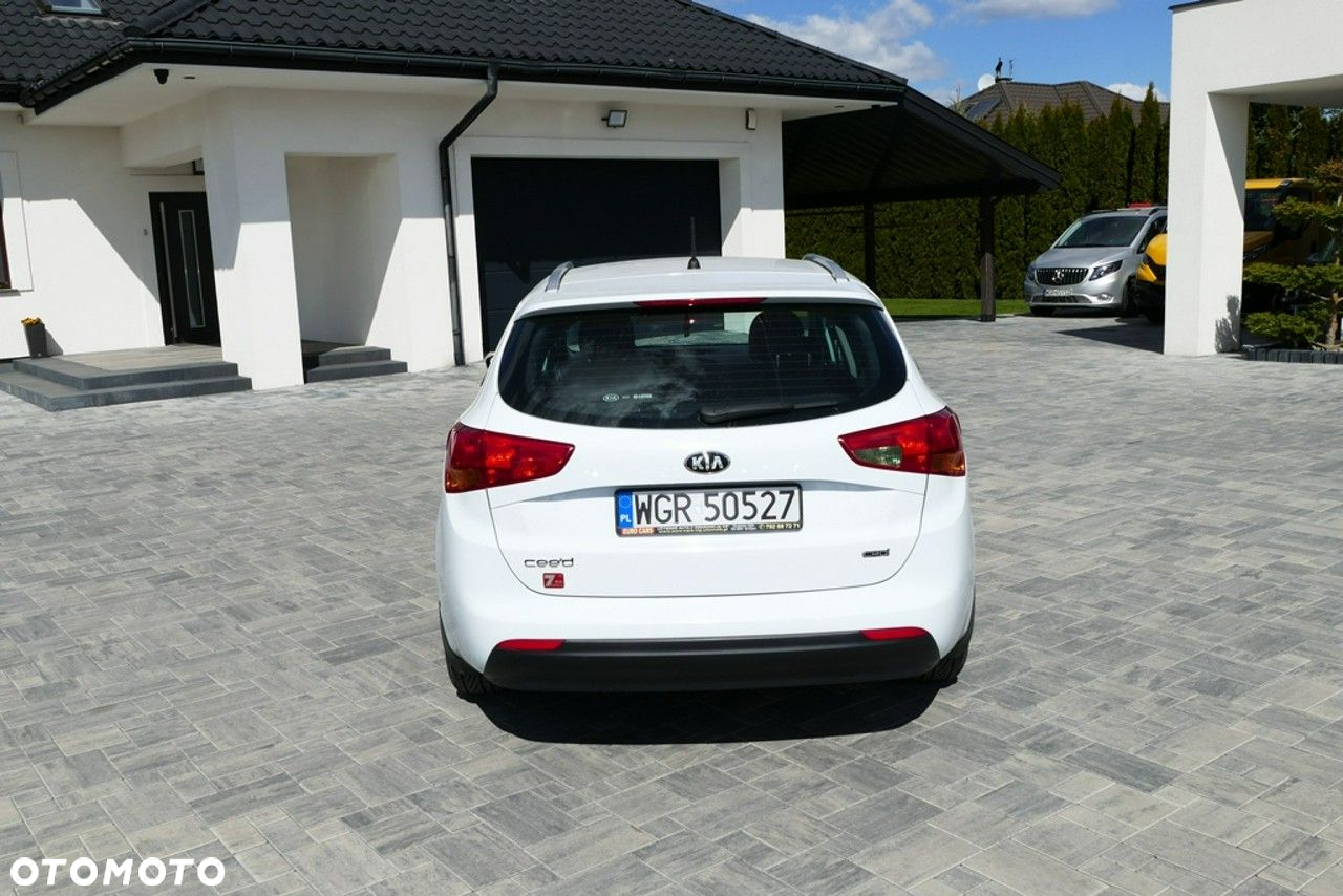 Kia Ceed - 12