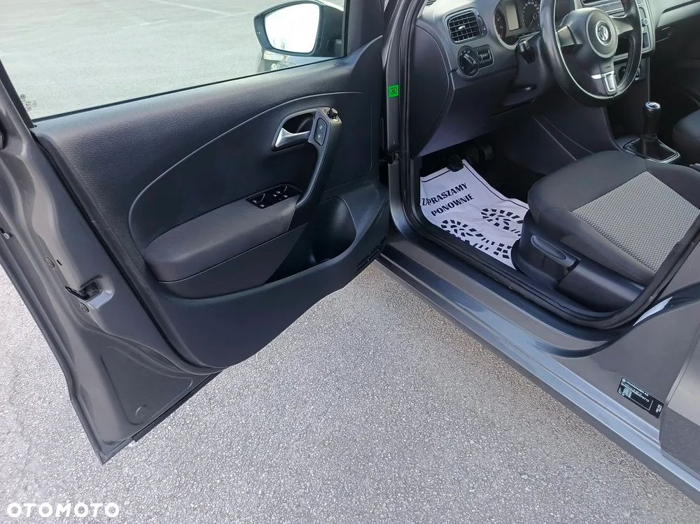 Volkswagen Polo 1.4 16V Comfortline - 28