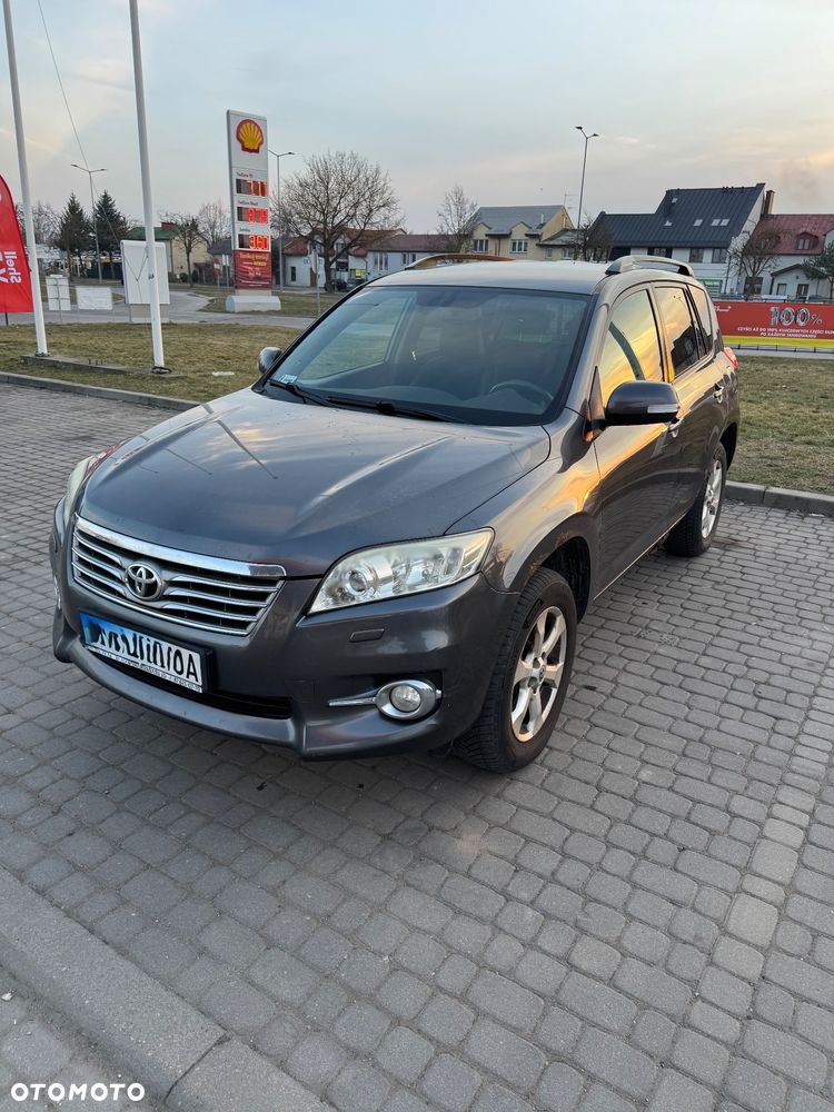 Toyota RAV4 - 1