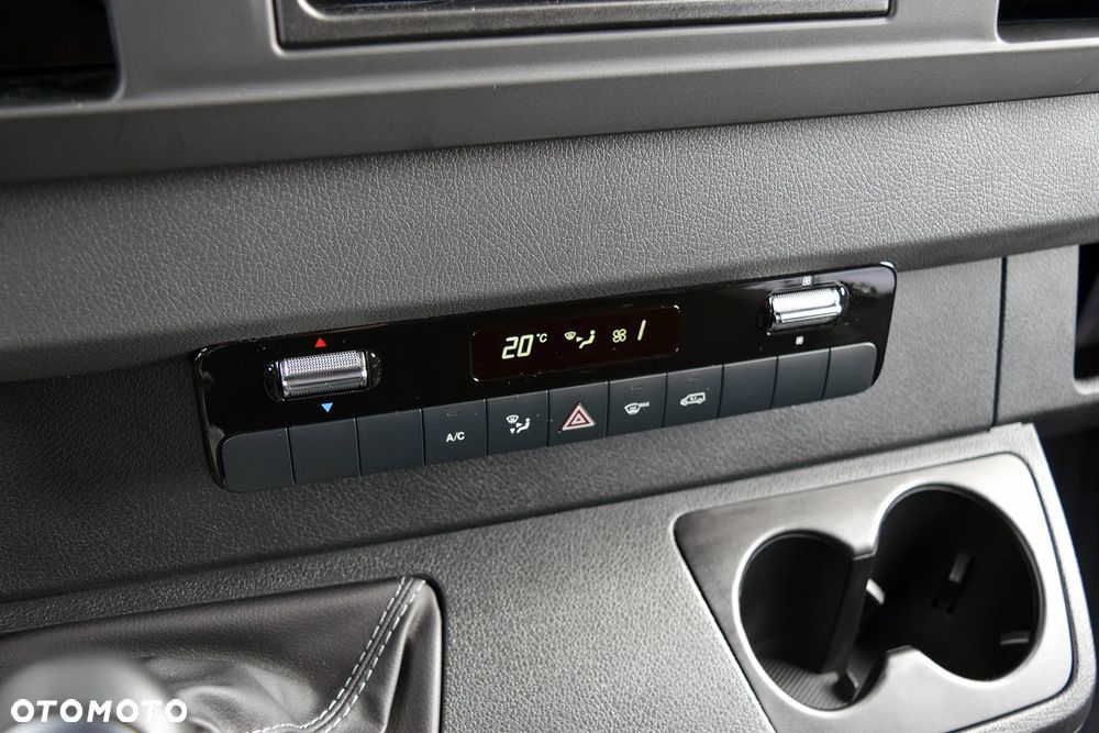 Mercedes-Benz Sprinter 319 - 25