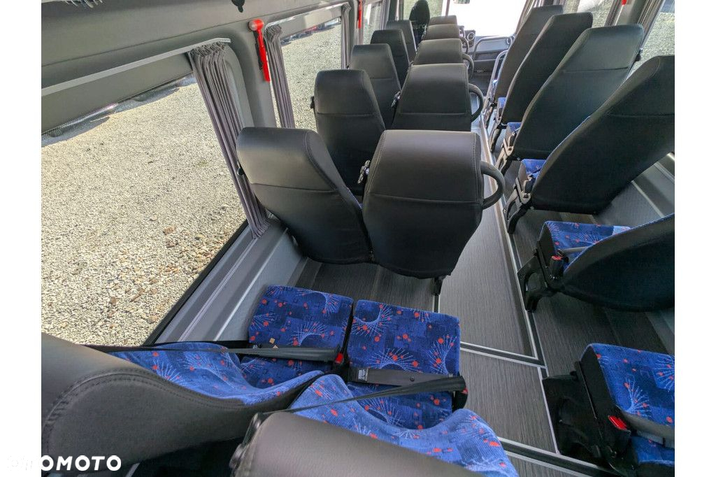 Mercedes-Benz Sprinter 517 - 22