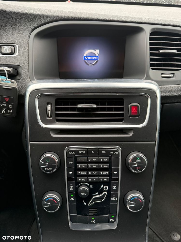 Volvo V60 T3 Edition - 25