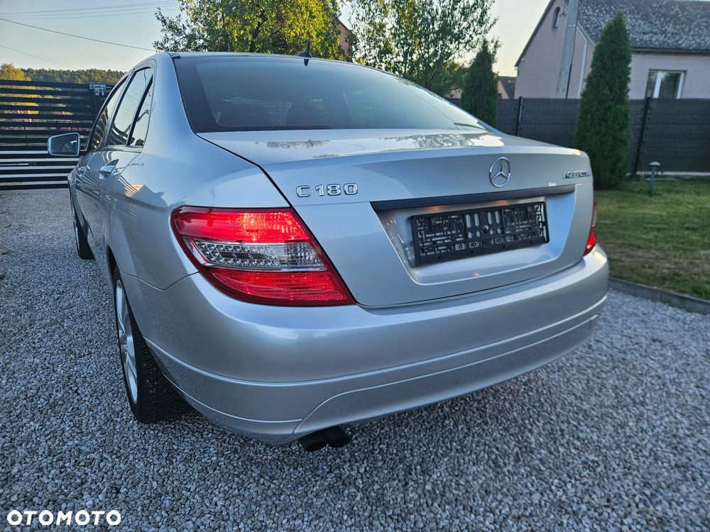 Mercedes-Benz Klasa C 180 Kompressor BlueEFFICIENCY - 33