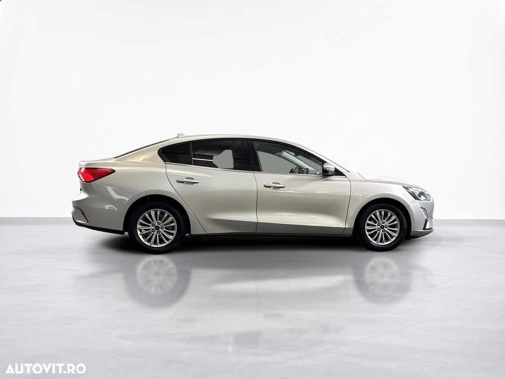 Ford Focus - 7