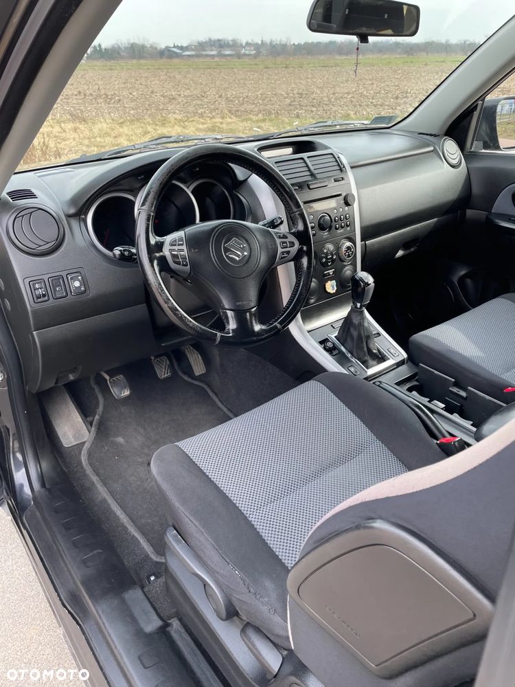 Suzuki Grand Vitara 1.6 - 24