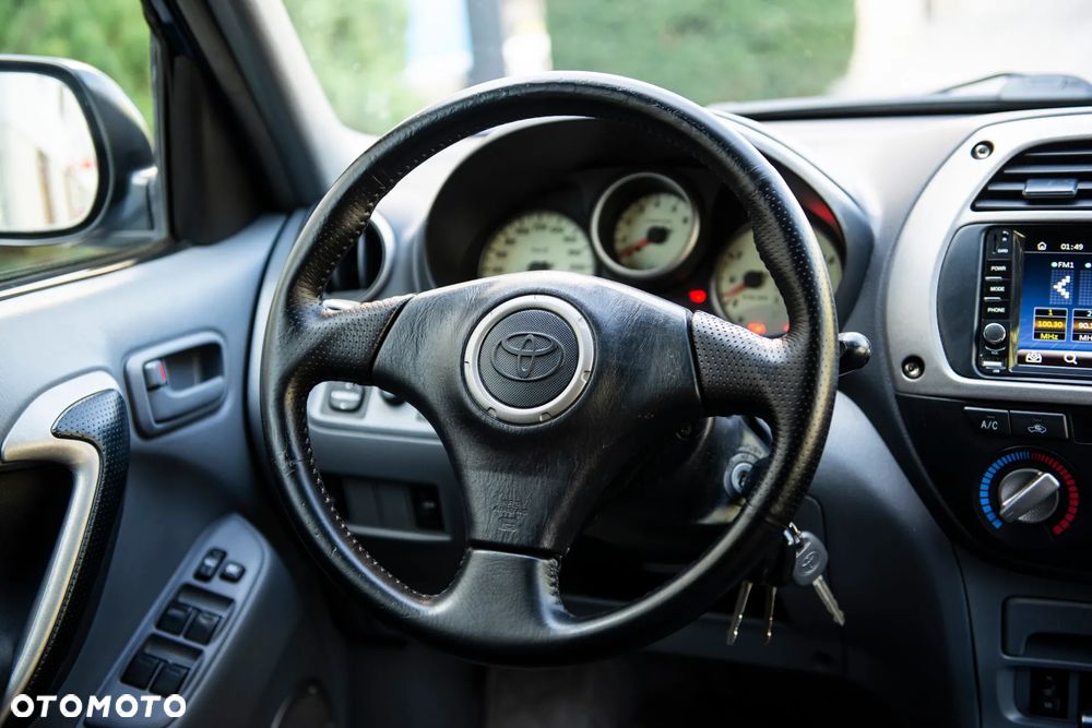 Toyota RAV4 2.0 VVT-i 4x4 - 27