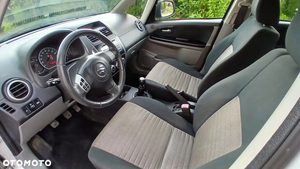 Suzuki SX4 - 16