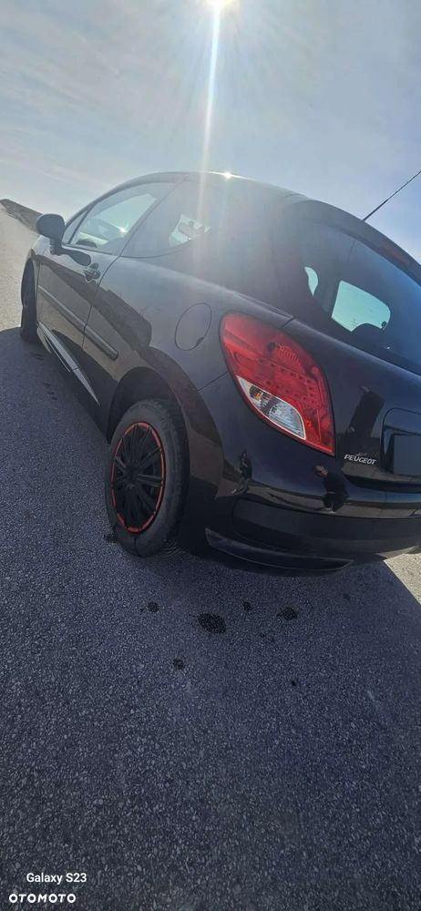 Peugeot 207 1.4 16V Trendy - 21