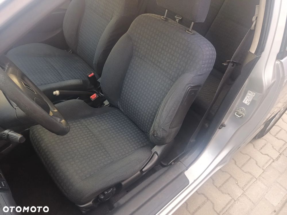 Honda Civic 1.6i ES - 11