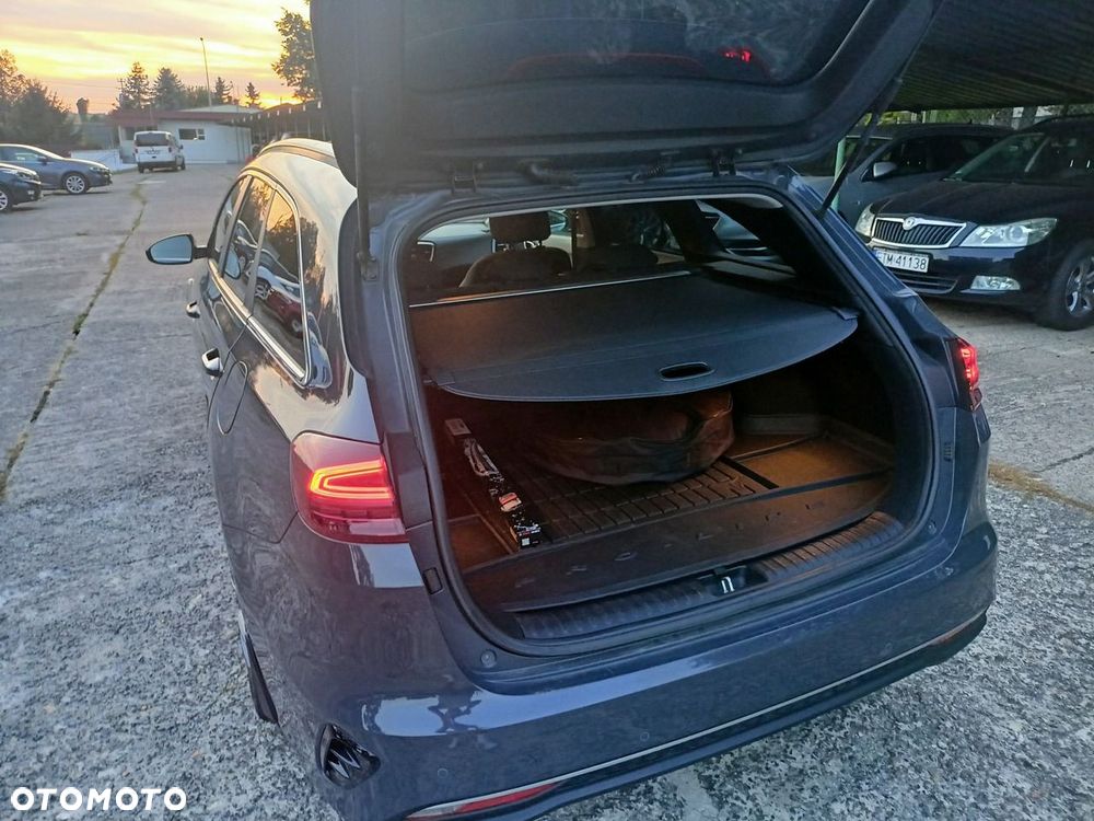 Kia Ceed - 32