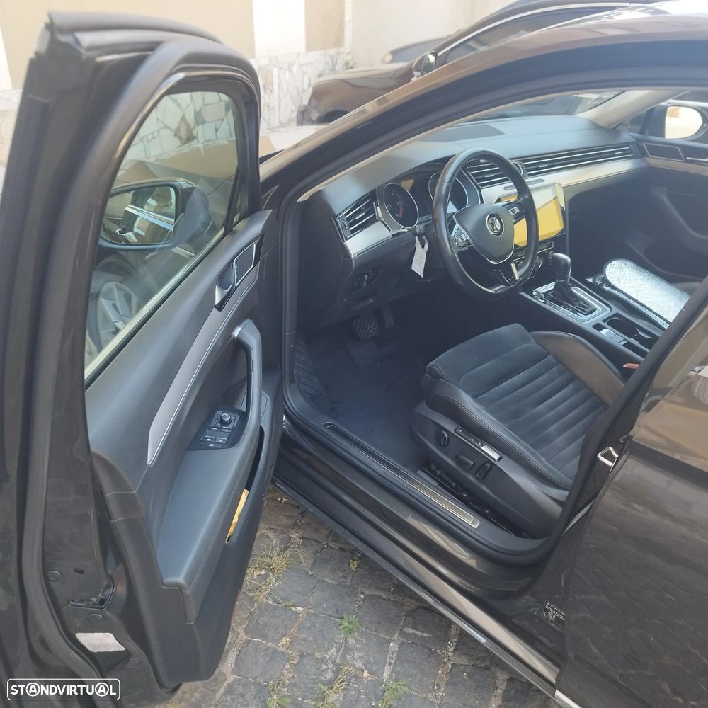 VW Passat 2.0 TDI R-Line DSG 4Motion - 12
