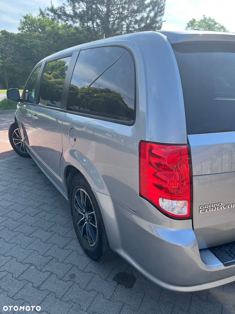 Dodge Grand Caravan - 26