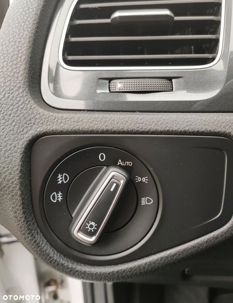 Volkswagen Golf 2.0 TDI (BlueMotion Technology) DSG Comfortline - 22