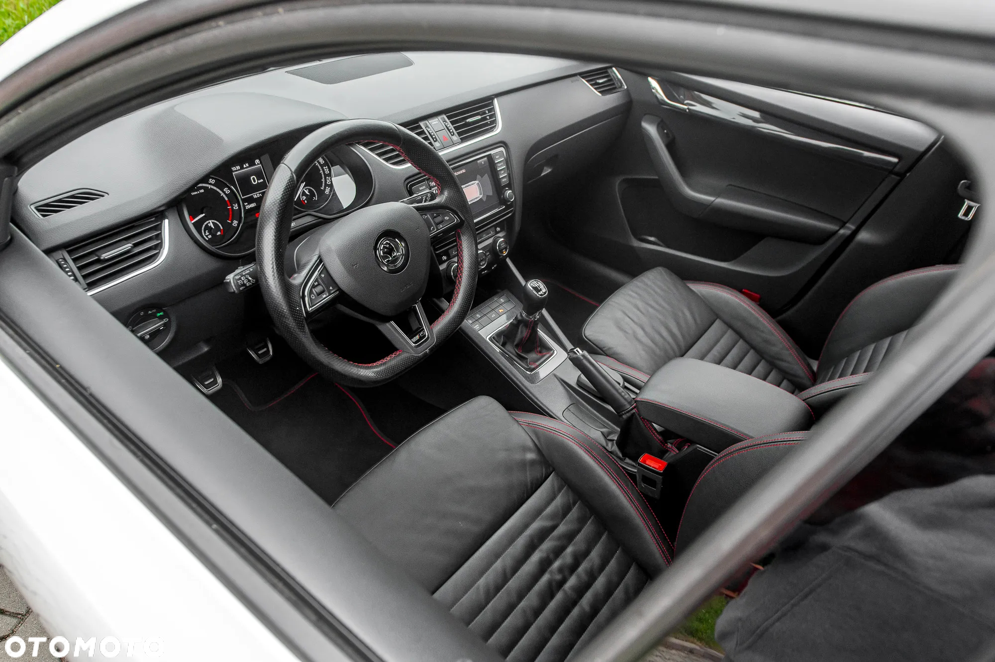 Skoda Octavia 2.0 TSI RS - 20