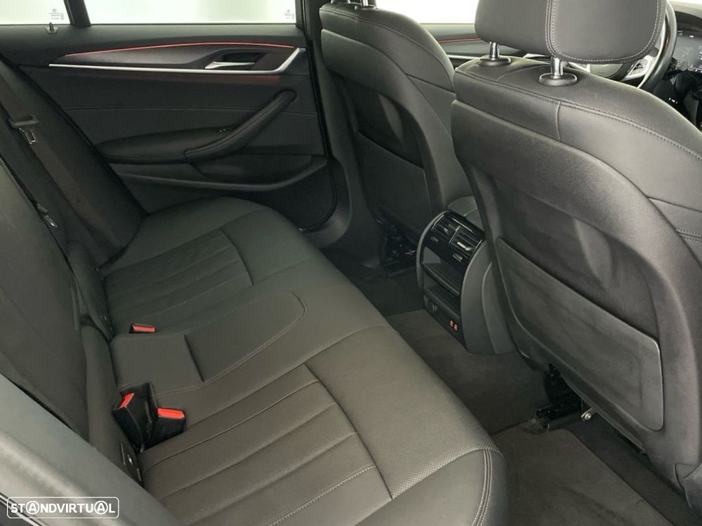 BMW 520 d Pack Desportivo M Auto - 25