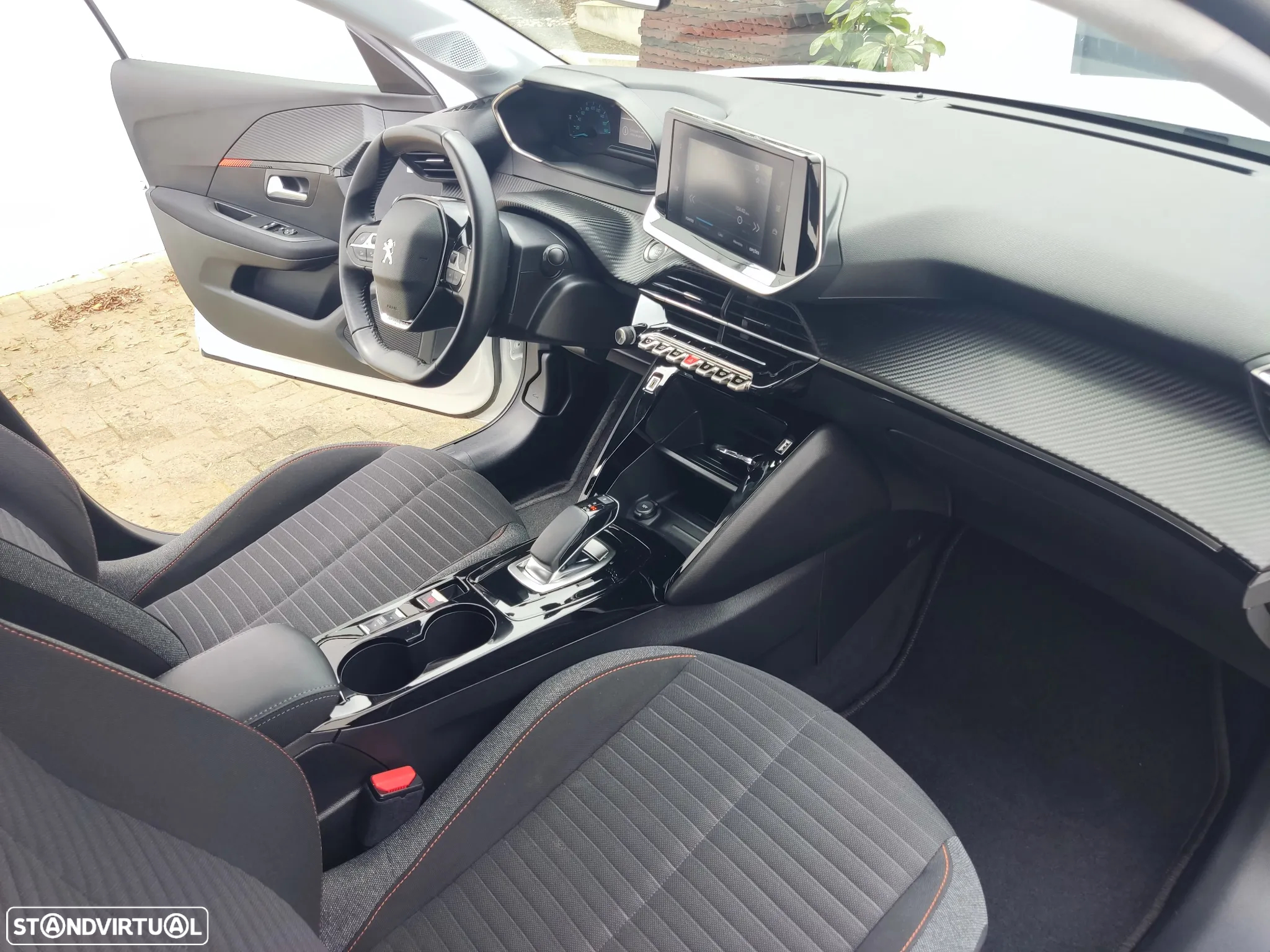 Peugeot e-208 50 kWh Active Pack - 32