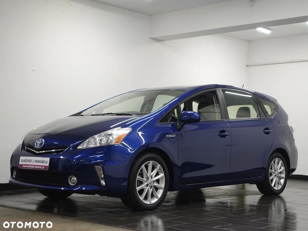 Toyota Prius (Hybrid) - 4