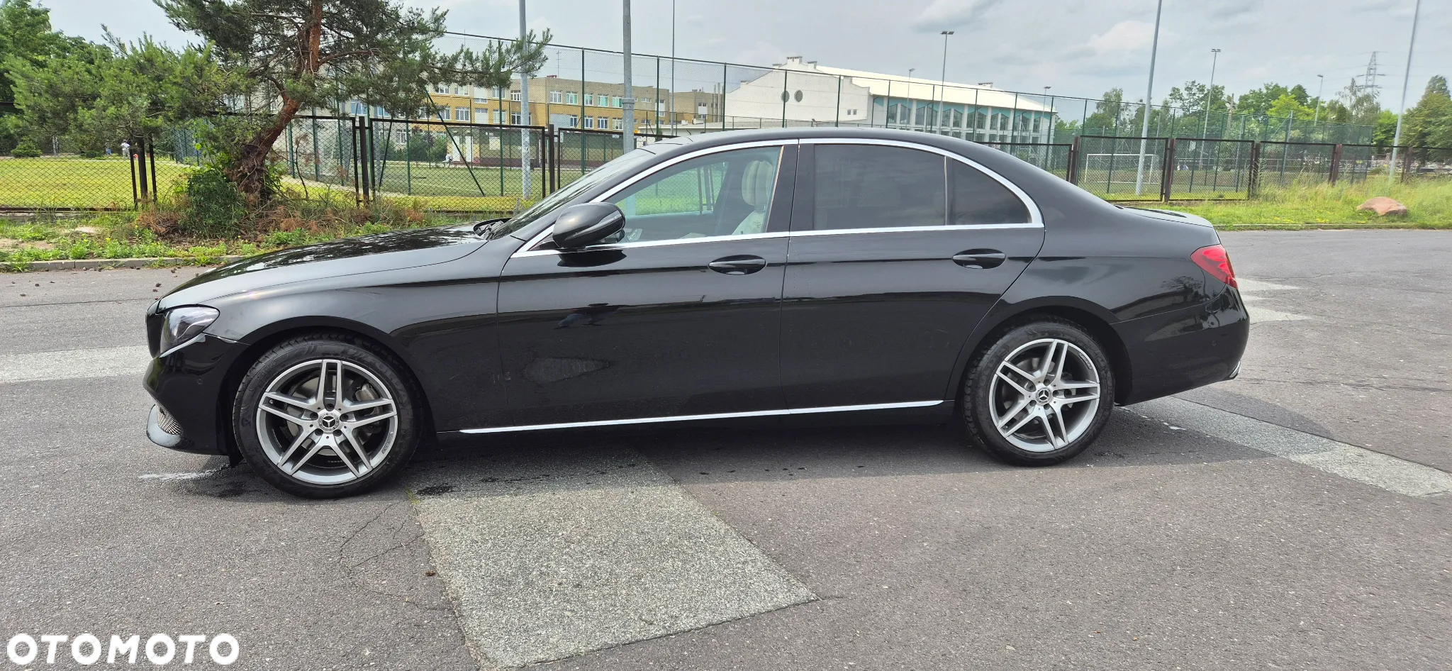 Mercedes-Benz Klasa E 220 d 4-Matic 9G-TRONIC - 2