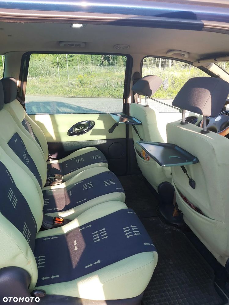 Volkswagen Sharan - 12