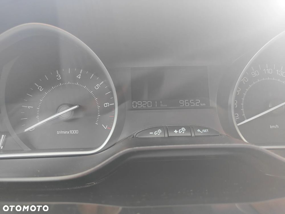 Peugeot 2008 1.2 Pure Tech Style - 2