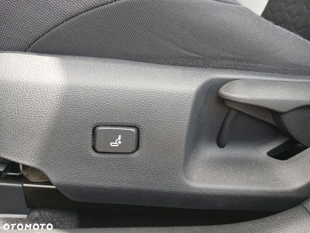 Toyota Corolla - 22
