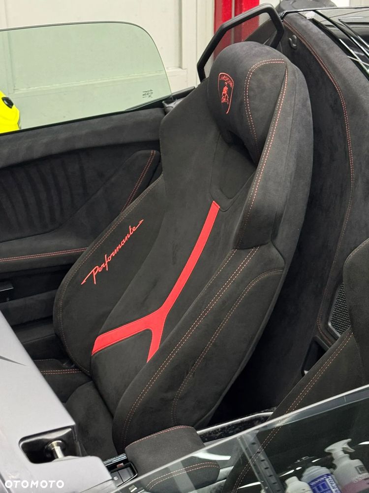 Lamborghini Huracan Performante - 14