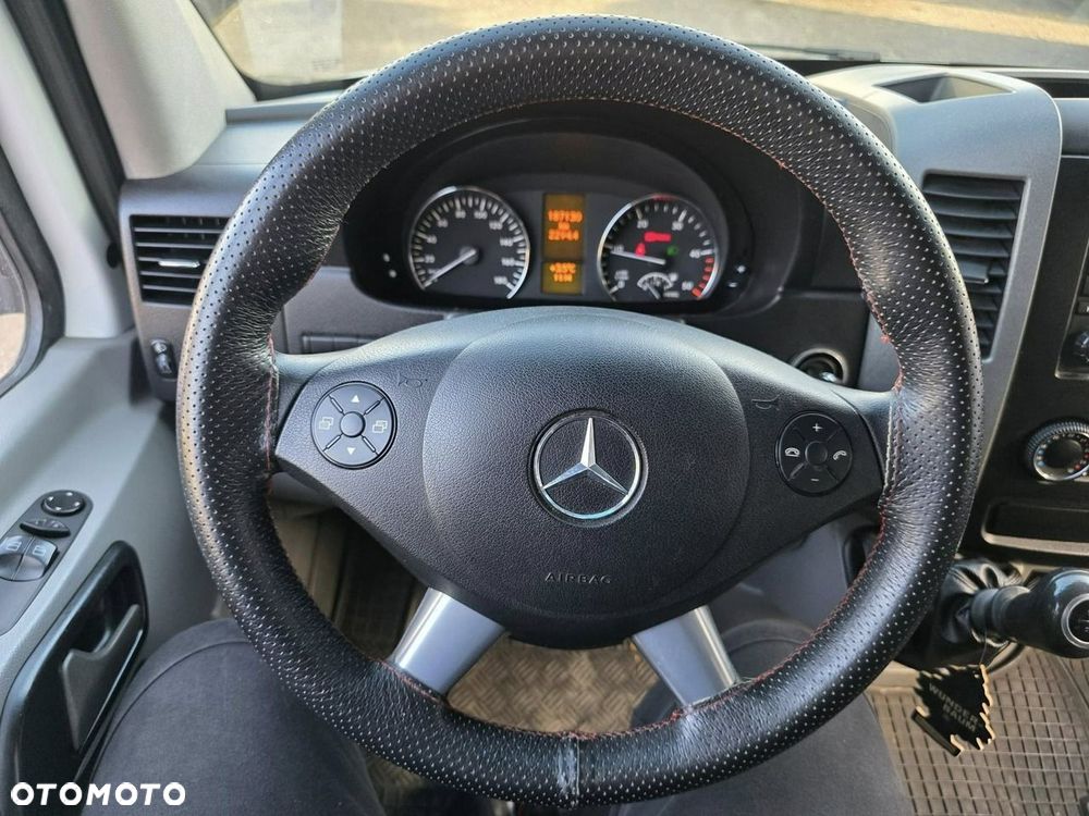 Mercedes-Benz Sprinter - 8