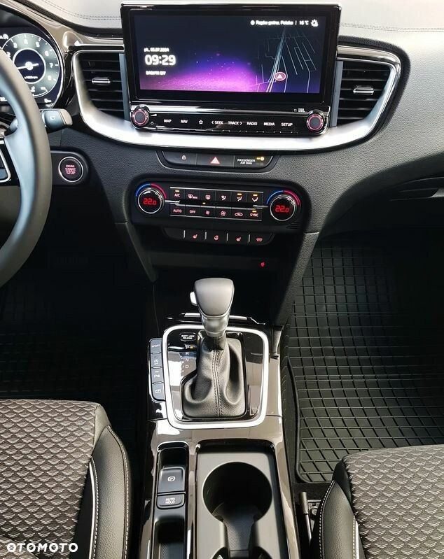 Kia XCeed 1.5 T-GDI Business Line DCT - 17