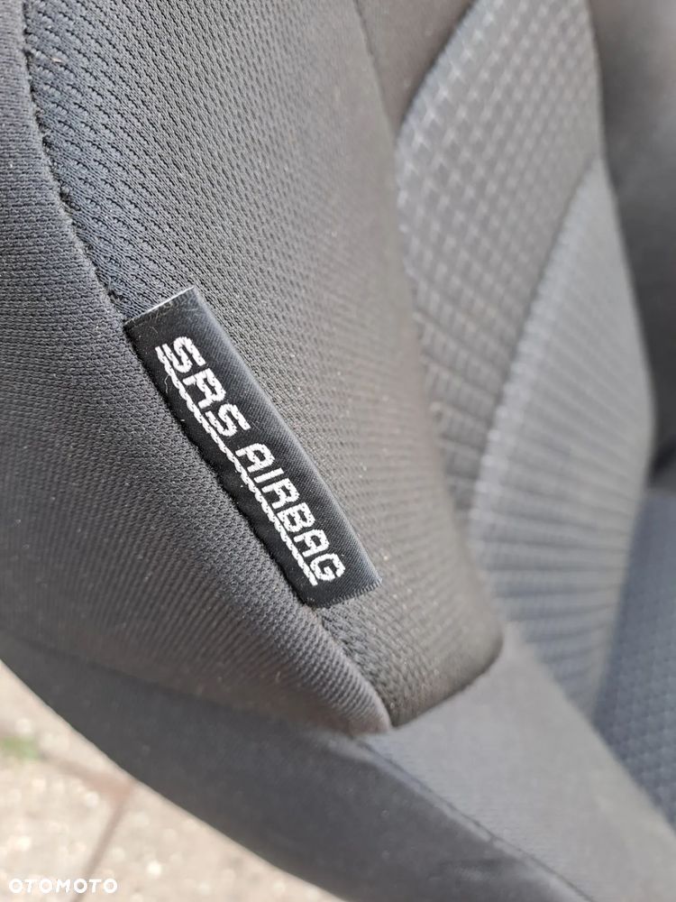 Suzuki Swift MK8 5D komplet foteli podgrzewanych boczki EU - 11