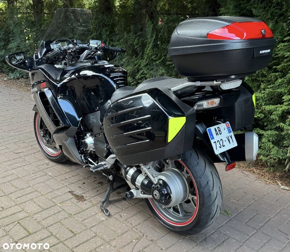 Kawasaki GTR - 10