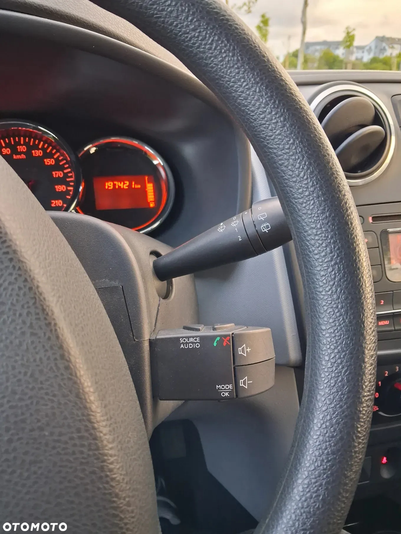 Dacia Sandero TCe 90 Celebration - 14
