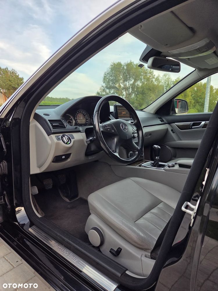 Mercedes-Benz Klasa C 220 CDI Elegance - 18