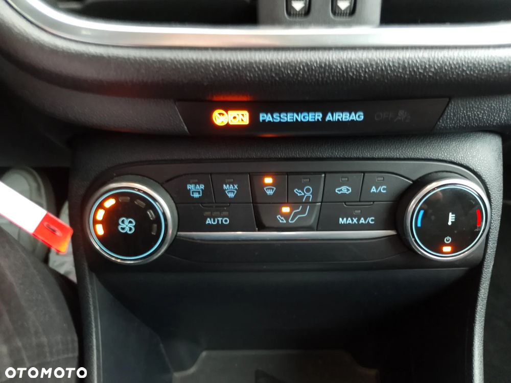 Ford Fiesta 1.0 EcoBoost Titanium ASS - 24