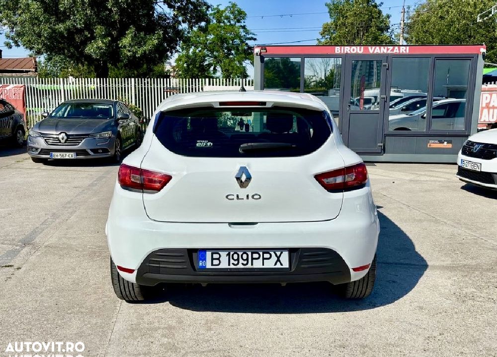 Renault Clio - 9