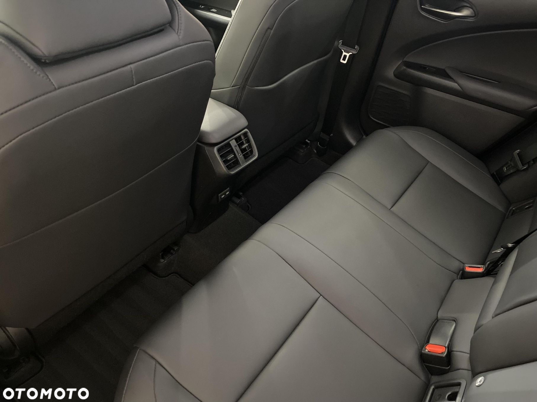 Lexus UX - 11