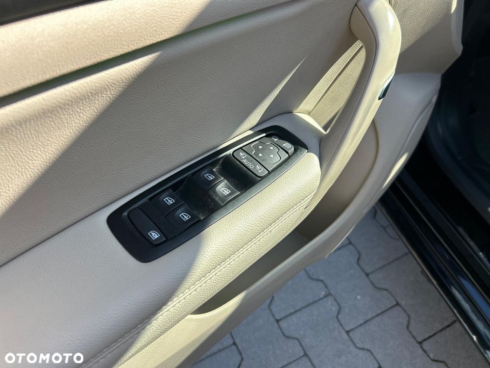 Renault Megane 1.3 TCe FAP Limited EDC - 33