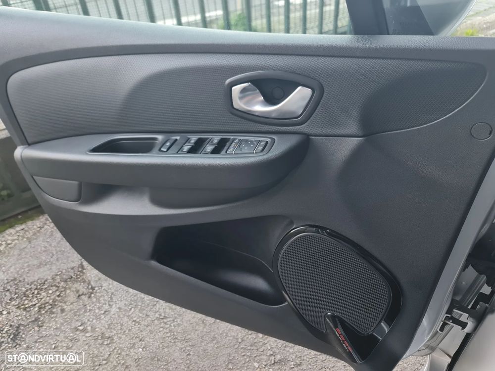 Renault Clio 0.9 TCE GT Line - 27