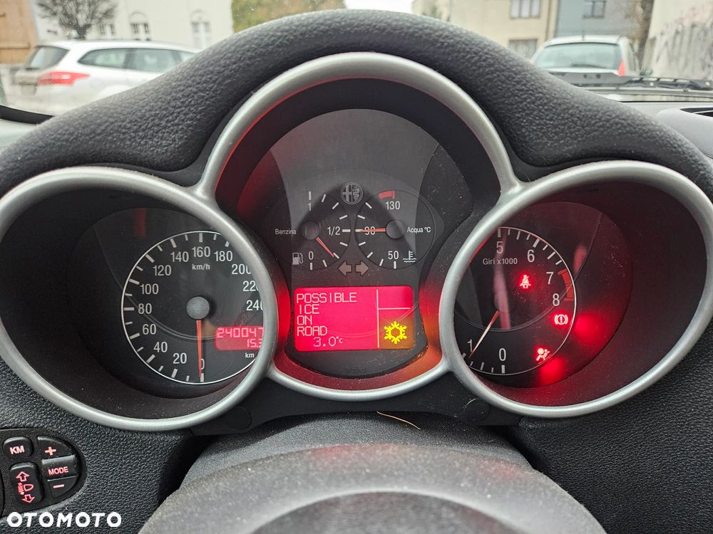 Alfa Romeo 147 1.6 Twin Spark Progression - 2