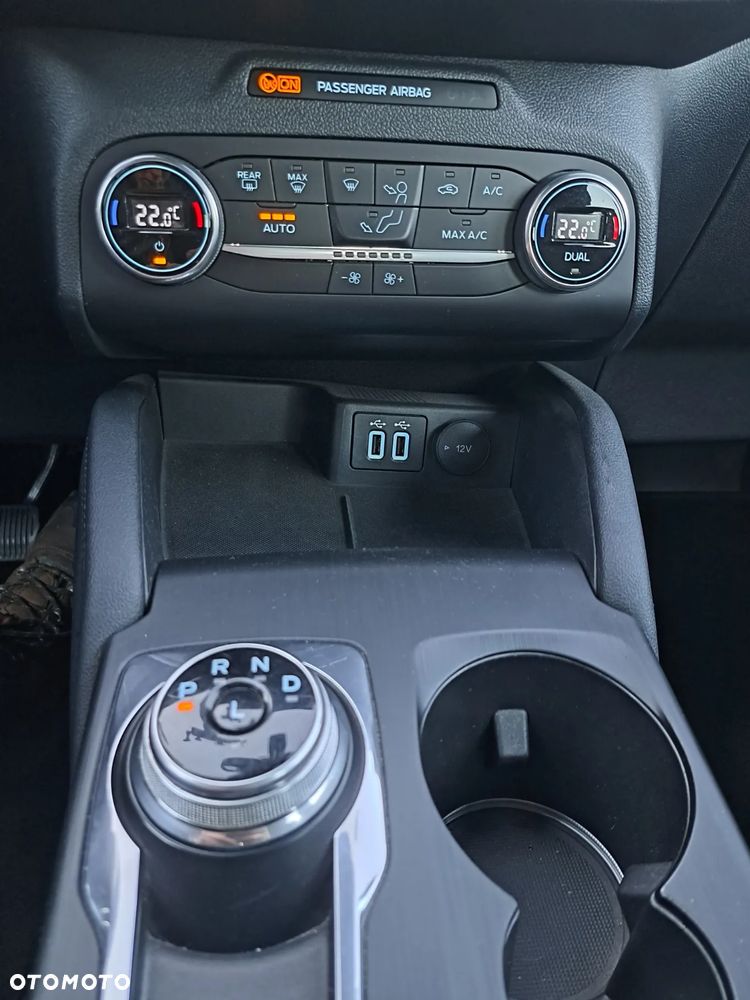 Ford Kuga 2.5 FHEV FWD Titanium - 24