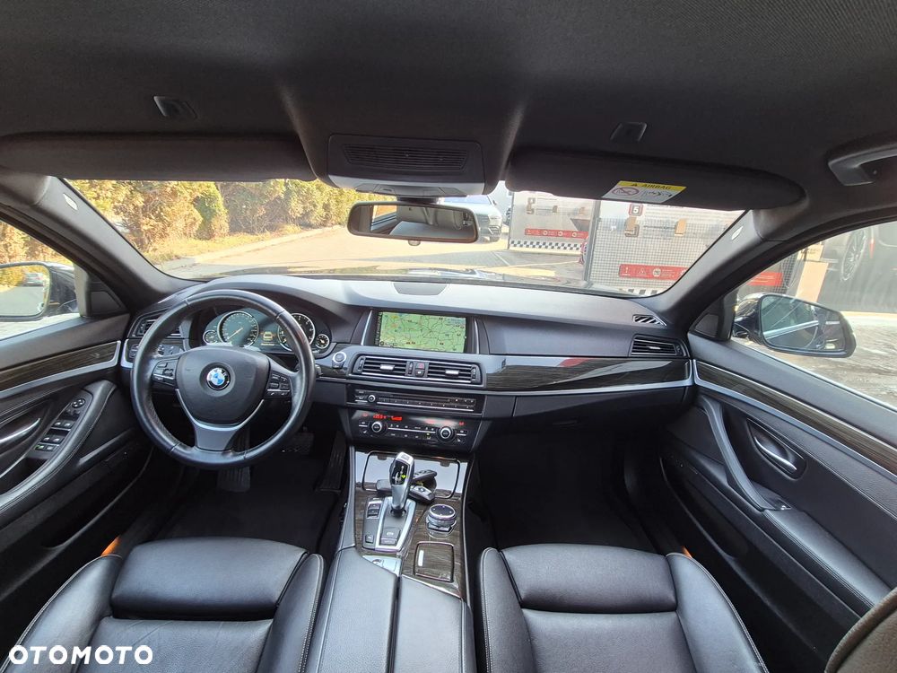 BMW Seria 5 520i Luxury Line - 32