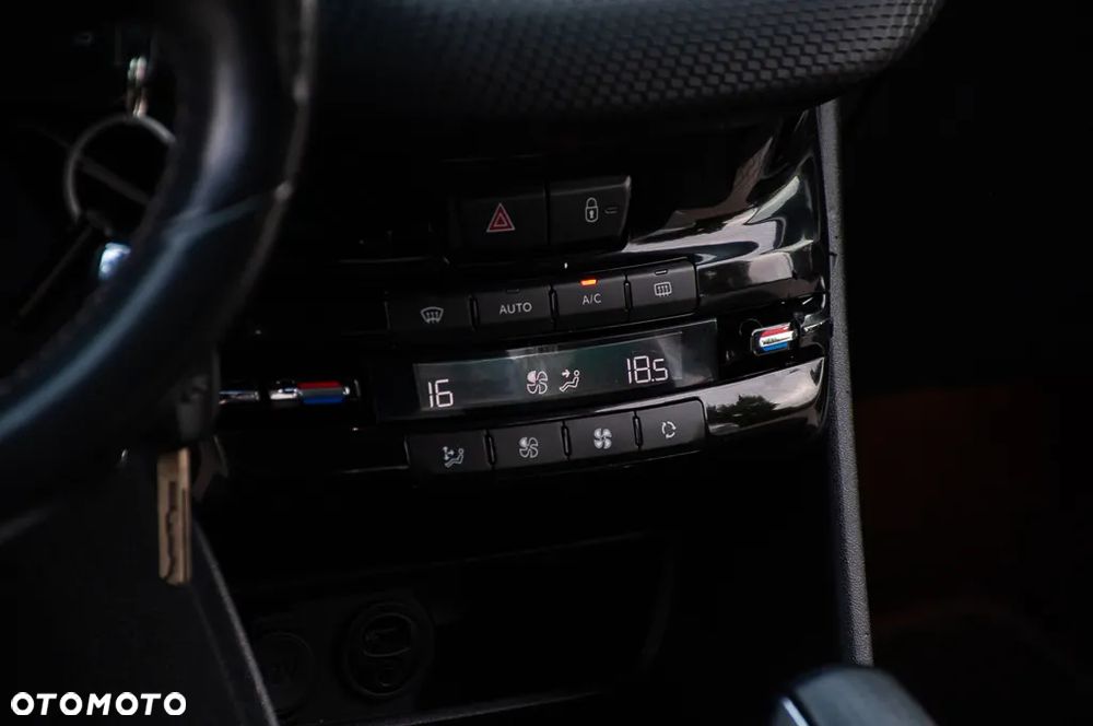 Peugeot 2008 120 VTI Allure - 30