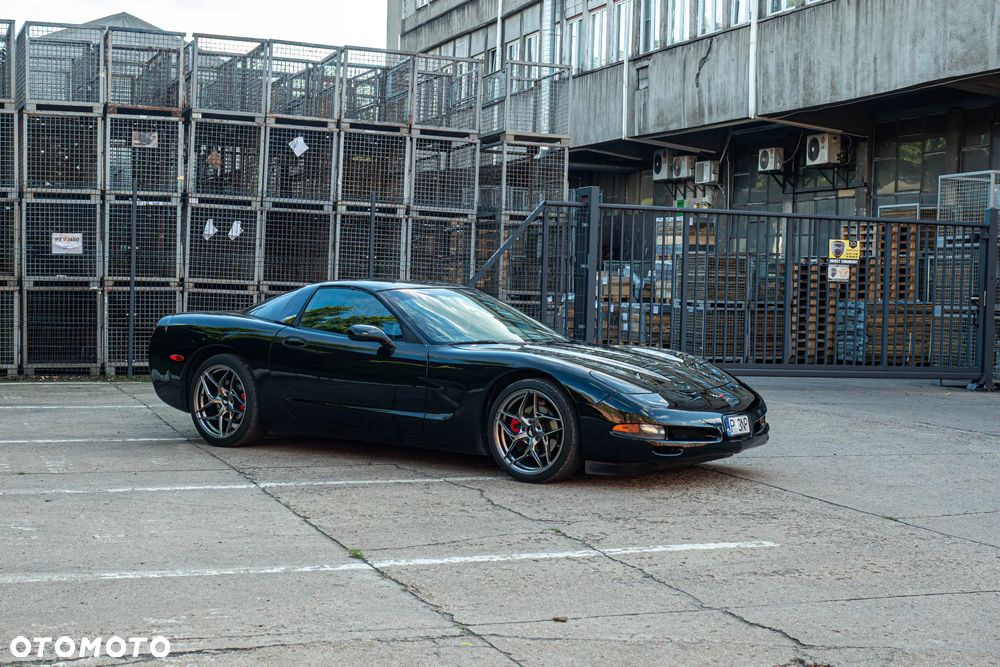 Chevrolet Corvette - 24