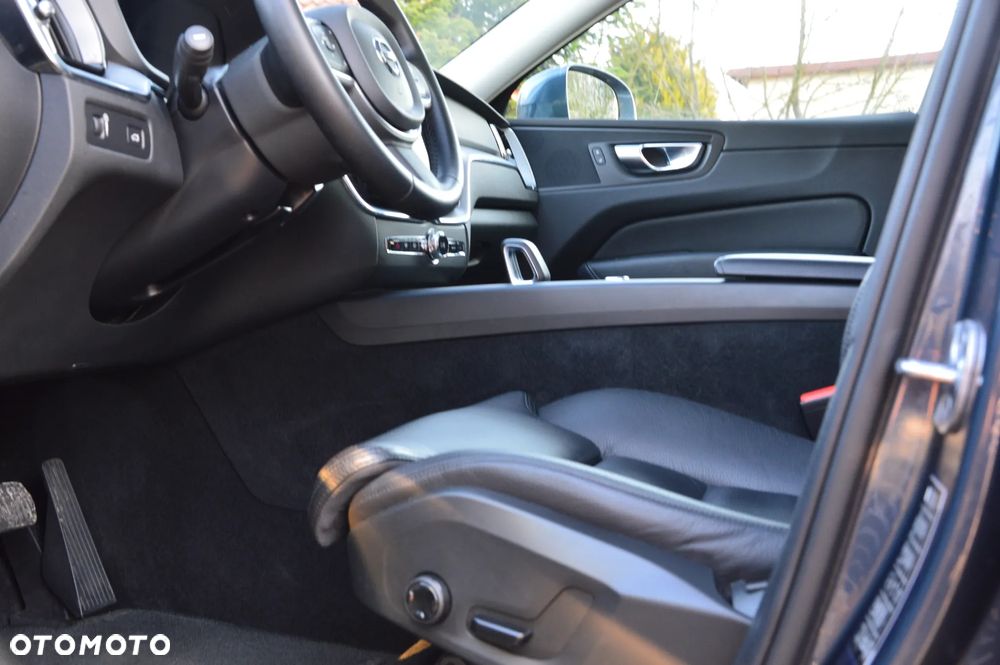 Volvo XC 60 B5 B Geartronic Momentum Pro - 19