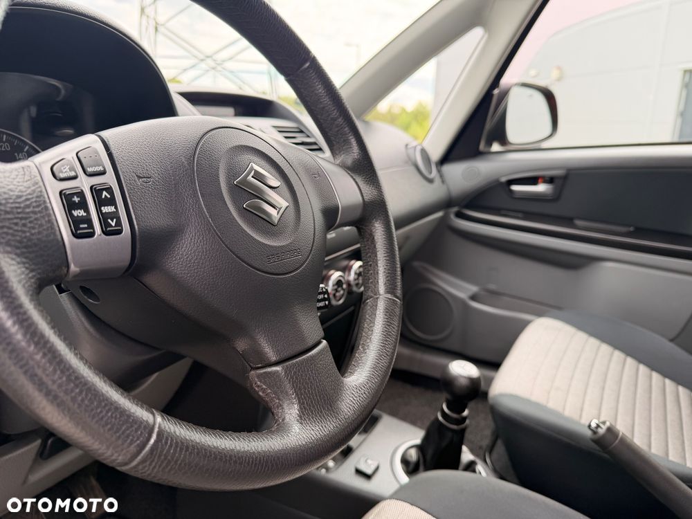 Suzuki SX4 1.6 VVT 4x4 Style - 9