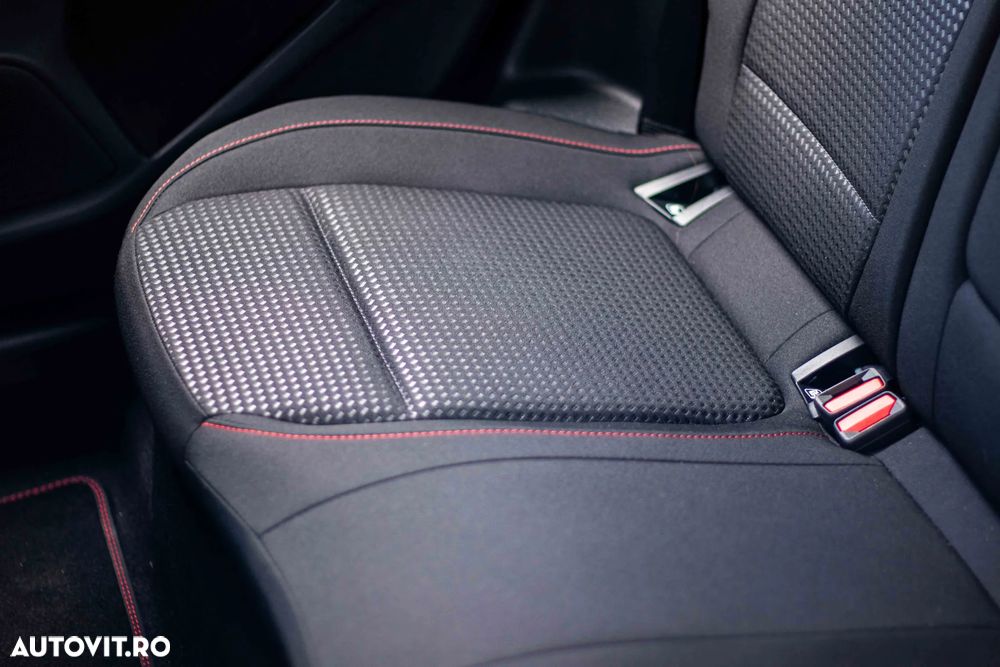 Ford Focus 1.0 EcoBoost MHEV ST-Line X - 31