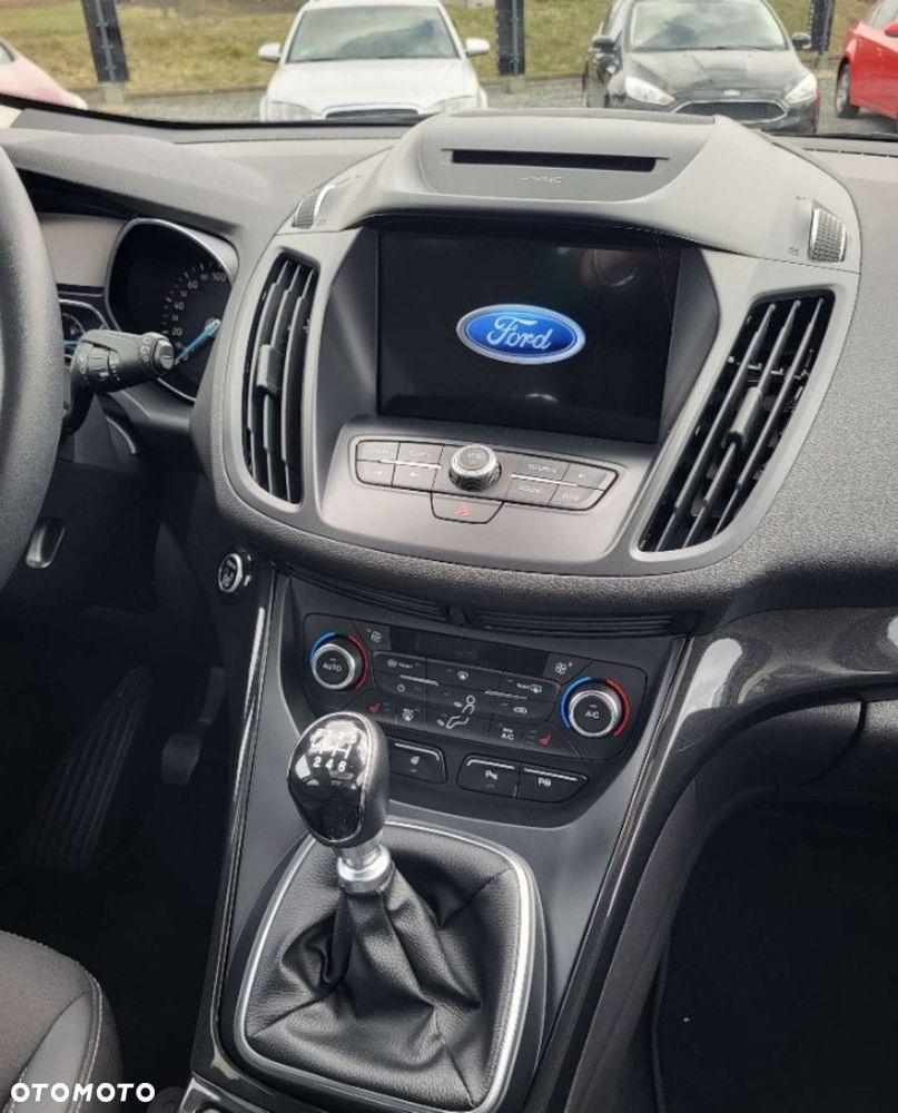 Ford Kuga - 16