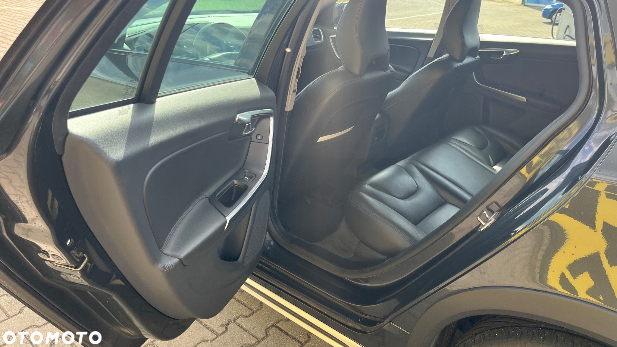 Volvo V60 Cross Country D3 Drive-E Momentum - 12