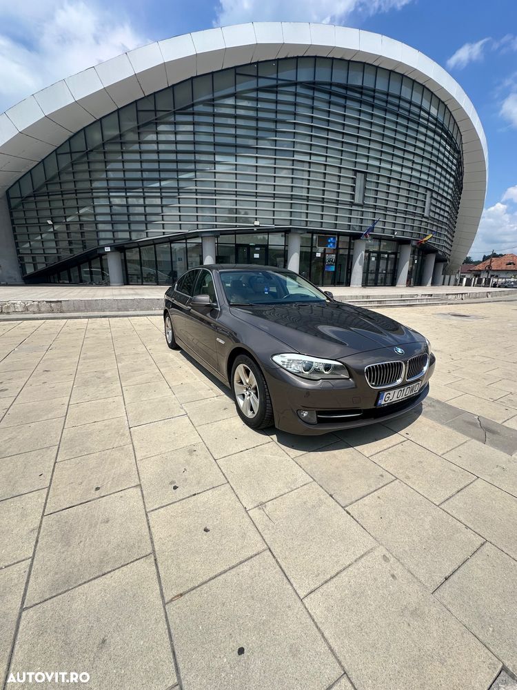 BMW Seria 5 520d Aut. Luxury Line - 17