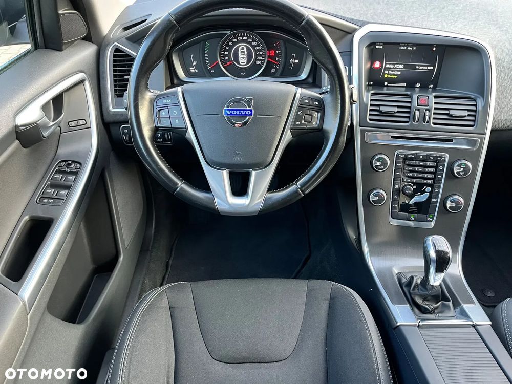 Volvo XC 60 D4 Momentum - 29